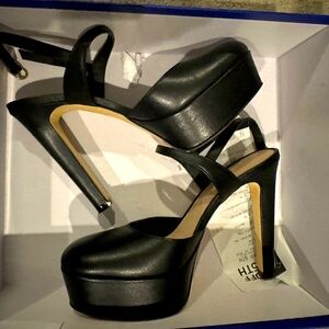 STUART WEITZMAN AVENUE 130 PLATFORM PUMPS